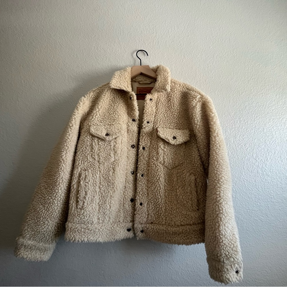 Levi’s off white Sherpa coat